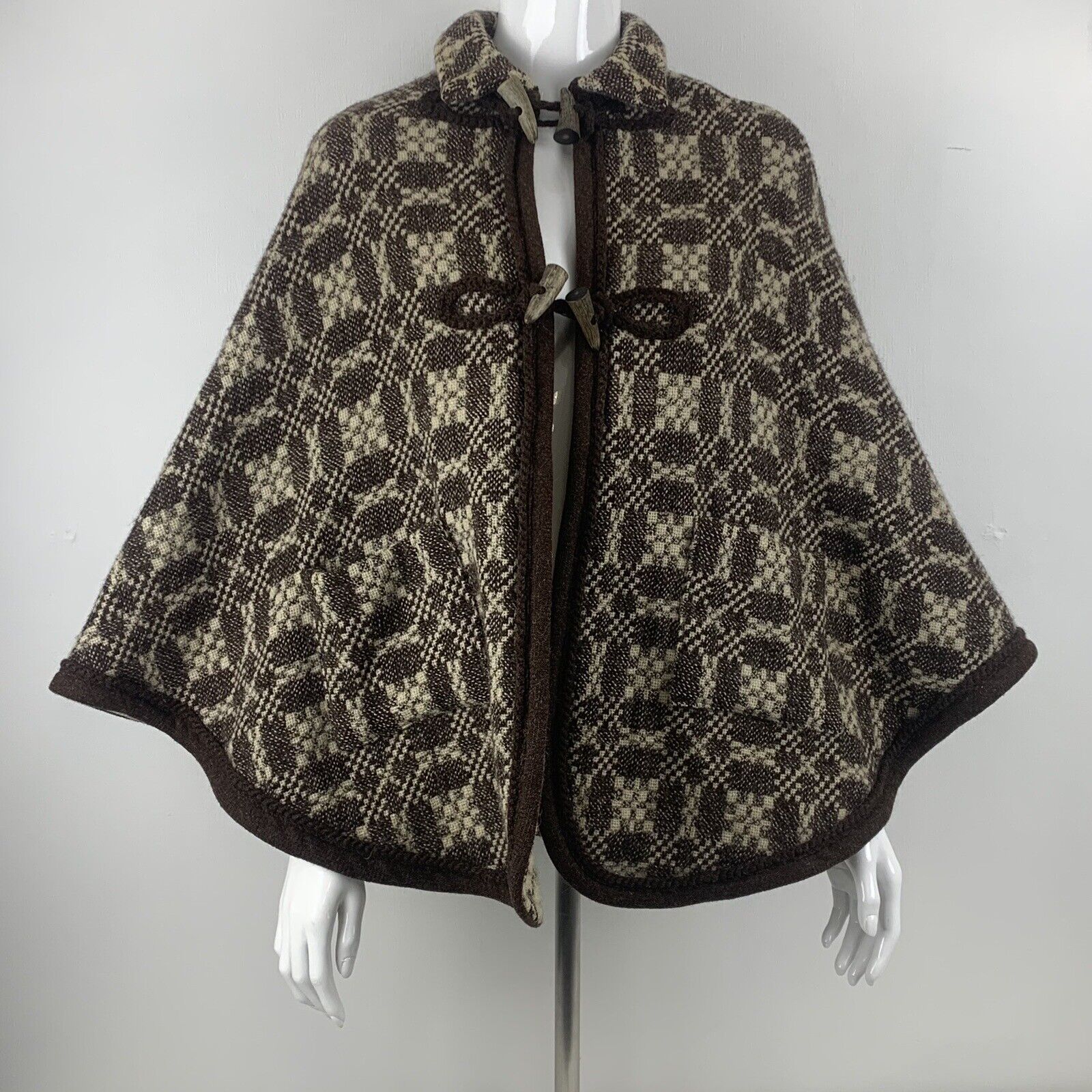 Vintage Welsh Jacobs Wool Tapestry Coat Cape, 100 Wool, Size M, Retro